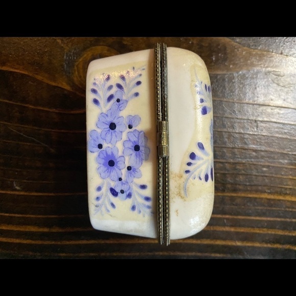 VINTAGE Blue Delft Floral Rectangle Trinket Box - Picture 5 of 13